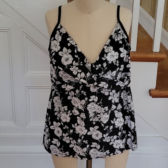 Tropical Escape Other - TROPICAL ESCAPES Floral Black White Tankini Size 18